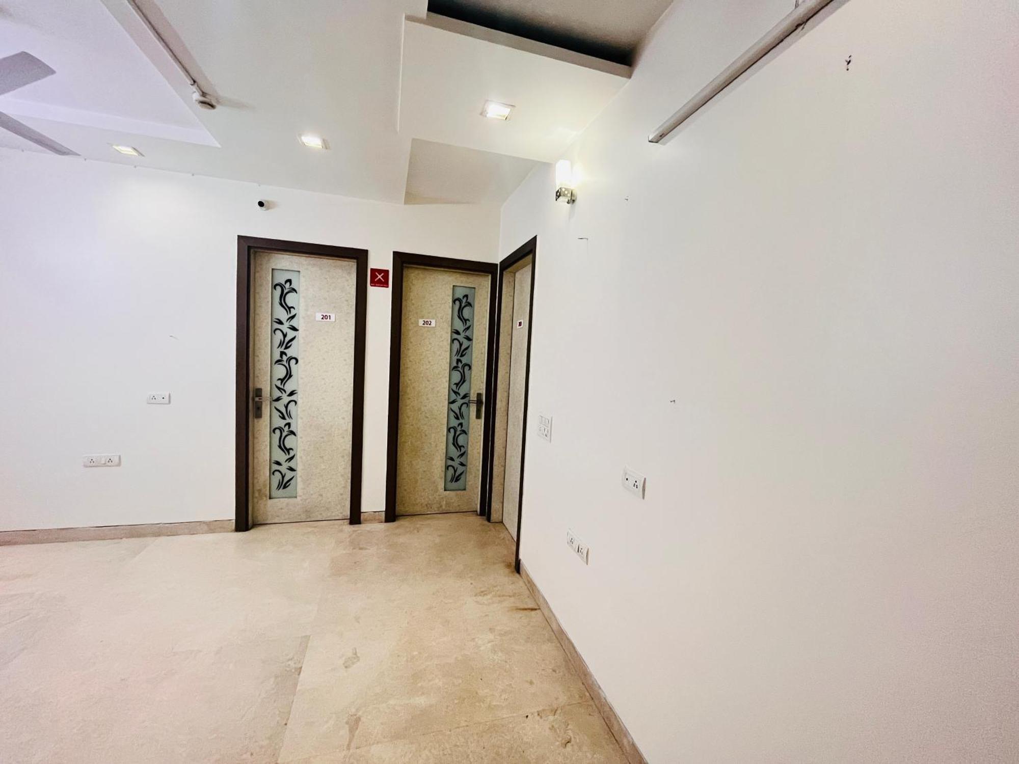 Hotel Park Pride Pitampura New Delhi, Couple Friendly Exterior photo
